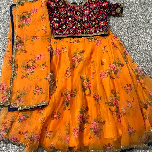 Indian dress/ lengha - Picture 4 of 4